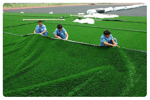 укладка искусственной травы