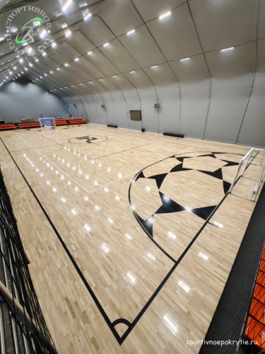 Разметка спортивного зала с нанесением логотипов